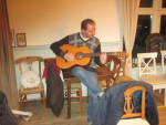 Johan speelt We Are The Champions (Queen)